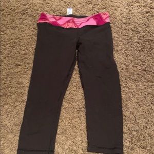 Size 8 ivivva cropped leggings